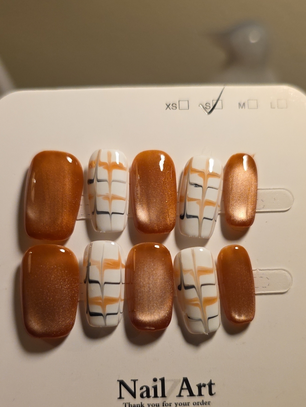 Nail Art Press-On Set in Copper Brown & White - Size Small